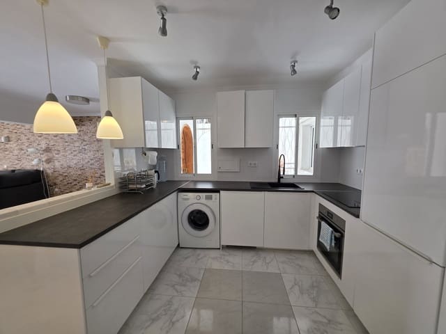 Bungalow de 3 chambres à louer à San Agustín, San Bartolomé de Tirajana avec piscine - 2 500 € (Ref: 9946744)