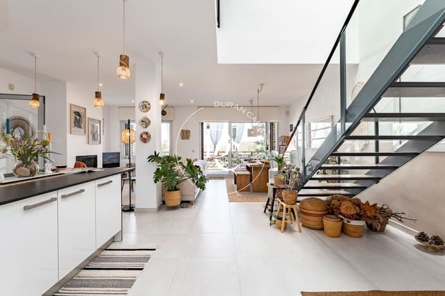 4 sypialnia Willa na sprzedaż w Sitges - 1 150 000 € (Ref: 10000163)