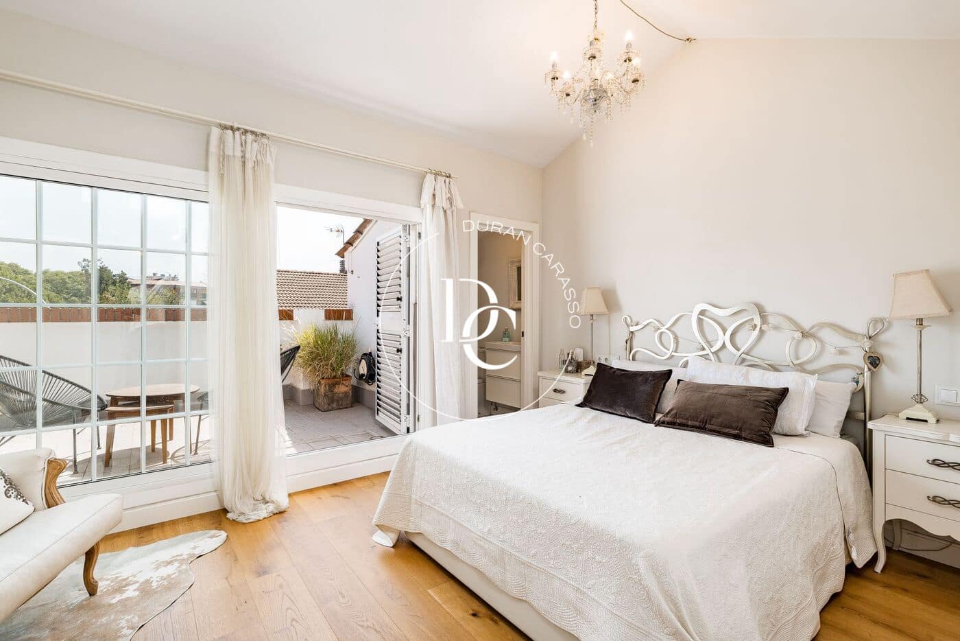 Chalet de 5 habitaciones en Sant Joan Despí en venta - 1.060.000 € (Ref: 10011569)