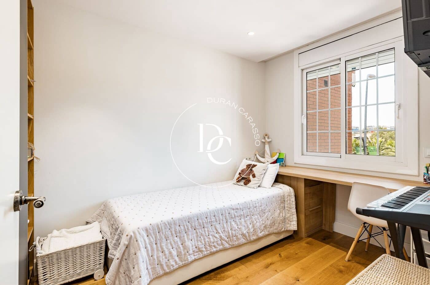 Chalet de 5 habitaciones en Sant Joan Despí en venta - 1.060.000 € (Ref: 10011569)