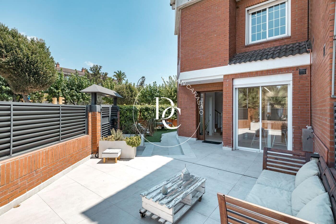 Chalet de 5 habitaciones en Sant Joan Despí en venta - 1.060.000 € (Ref: 10011569)