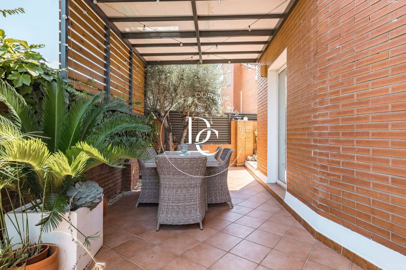 Chalet de 5 habitaciones en Sant Joan Despí en venta - 1.060.000 € (Ref: 10011569)
