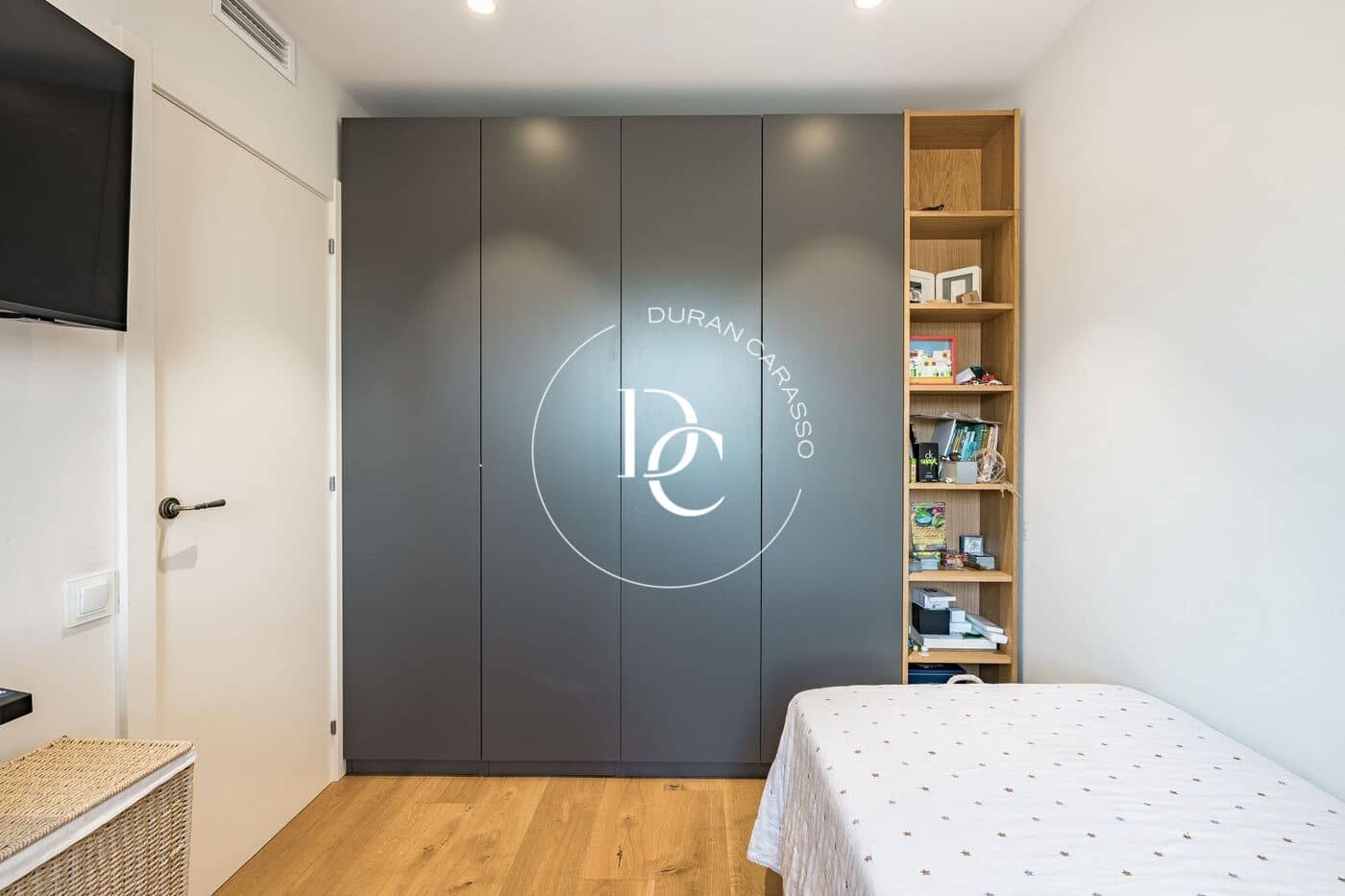 Chalet de 5 habitaciones en Sant Joan Despí en venta - 1.060.000 € (Ref: 10011569)