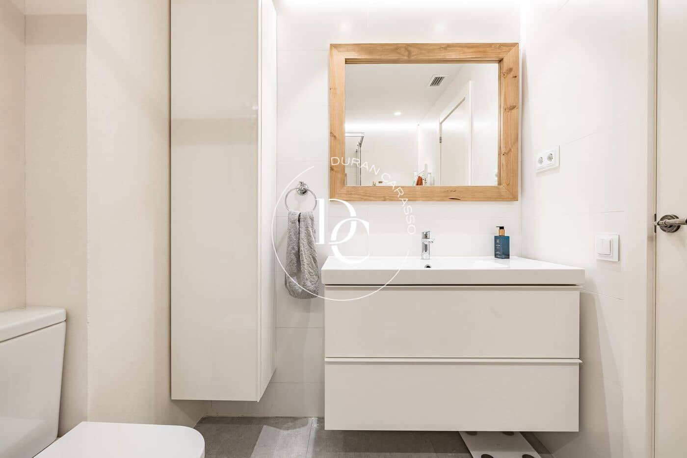 Chalet de 5 habitaciones en Sant Joan Despí en venta - 1.060.000 € (Ref: 10011569)