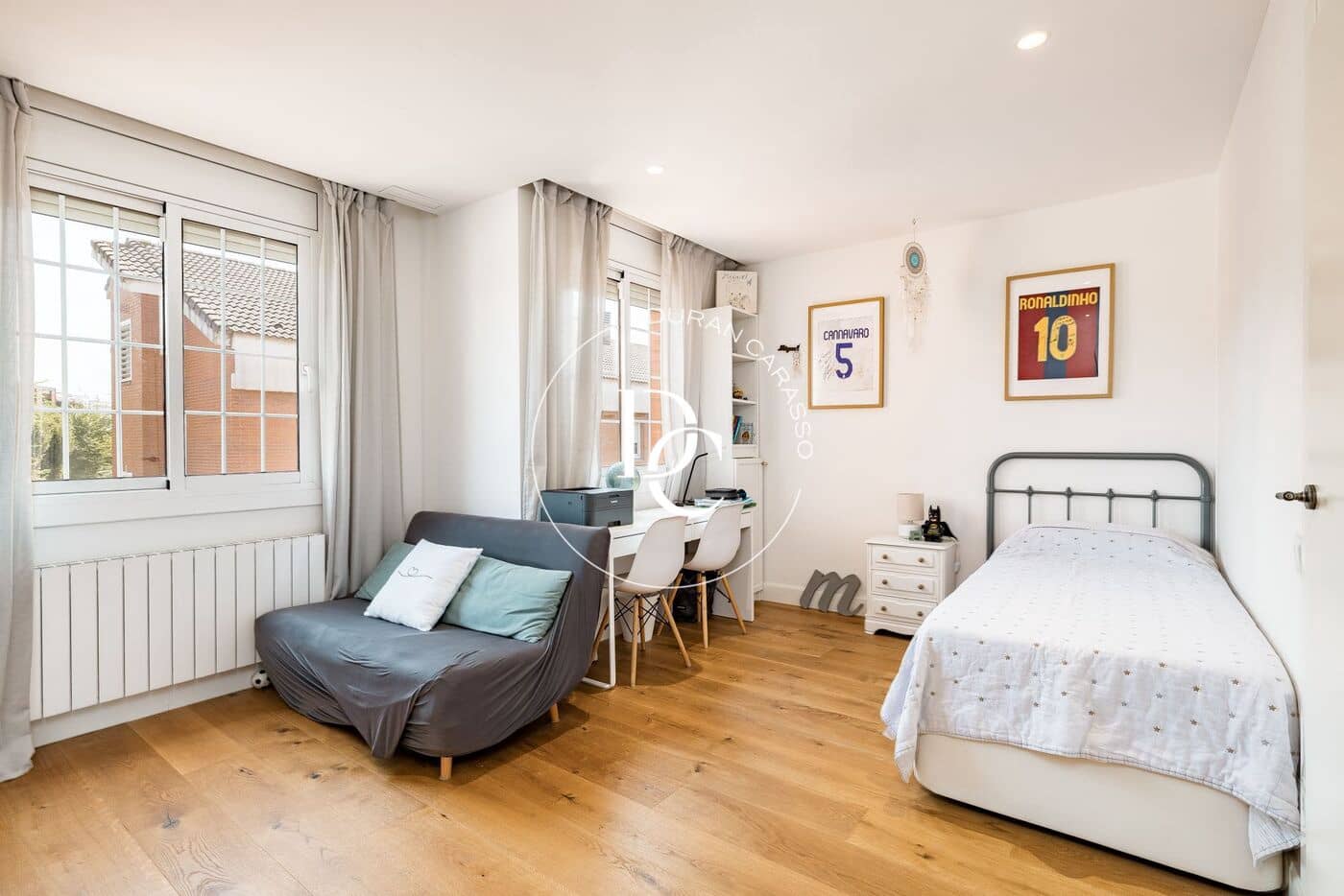 Chalet de 5 habitaciones en Sant Joan Despí en venta - 1.060.000 € (Ref: 10011569)