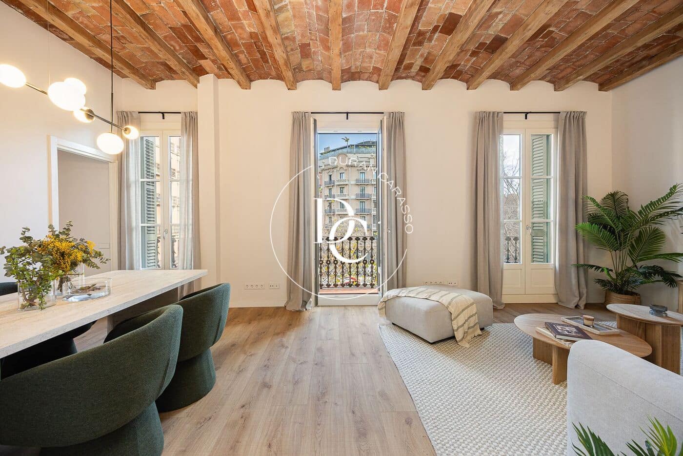 2 slaapkamer Appartement te koop in Barcelona stad - € 795.000 (Ref: 10136001)