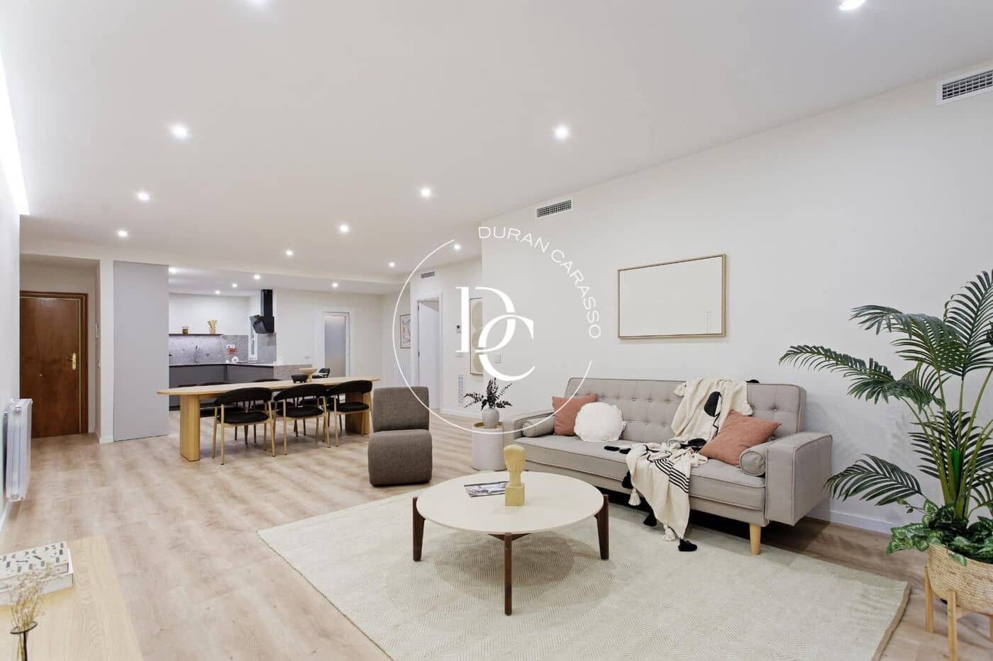 3 soverom Leilighet til salgs i Barcelona by med garasje - € 1 149 000 (Ref: 10136002)
