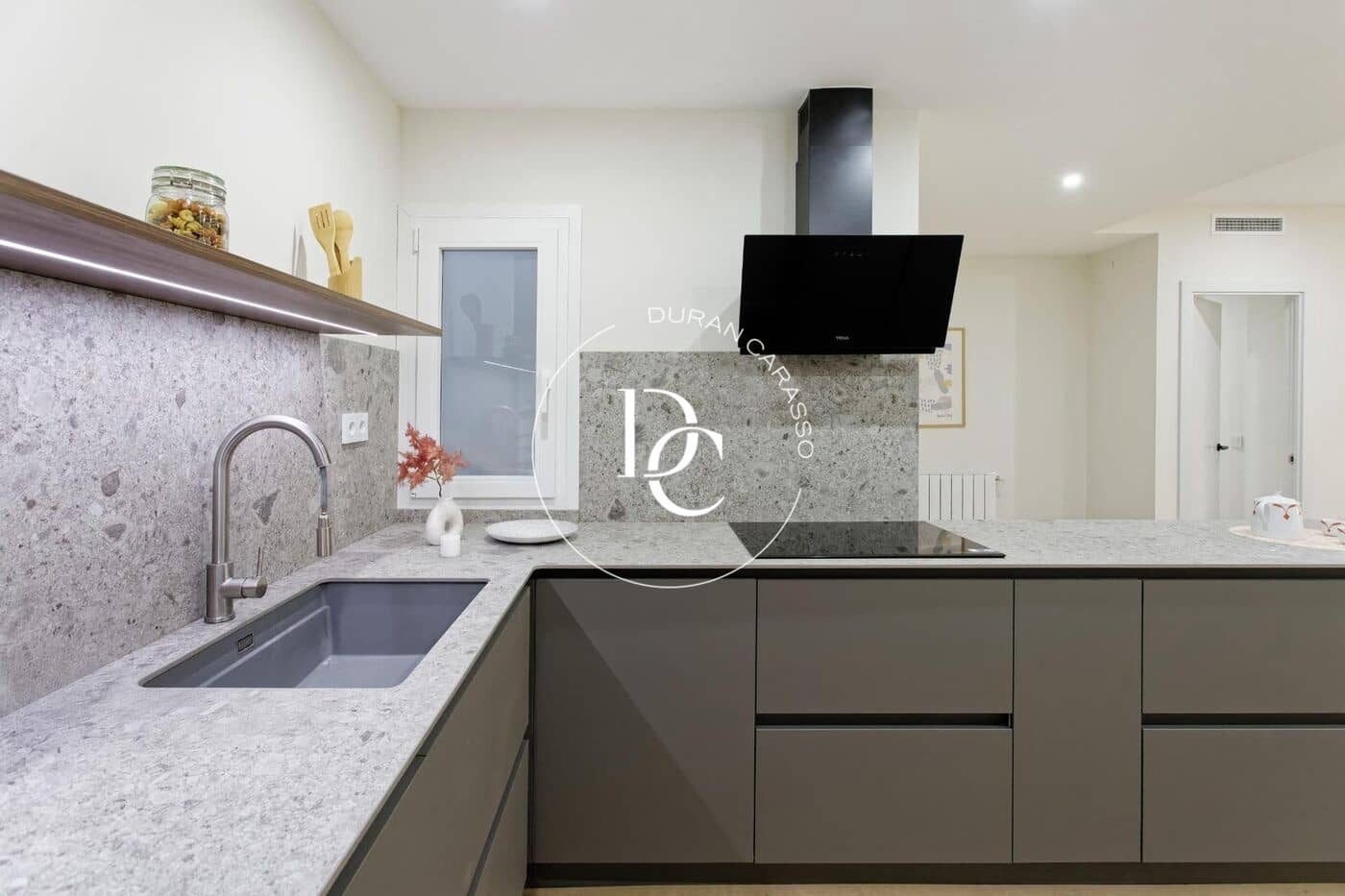 3 soverom Leilighet til salgs i Barcelona by med garasje - € 1 149 000 (Ref: 10136002)