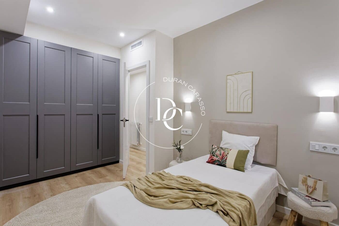 3 soverom Leilighet til salgs i Barcelona by med garasje - € 1 149 000 (Ref: 10136002)