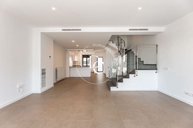 5 sypialnia Dom na sprzedaż w Sitges z basenem garażem - 1 040 000 € (Ref: 10139688)