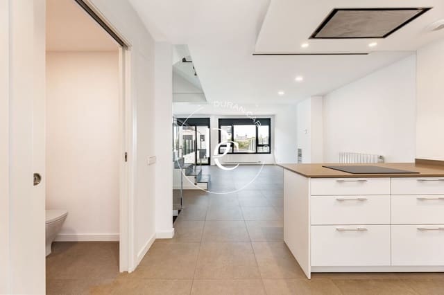 5 sypialnia Dom na sprzedaż w Sitges z basenem garażem - 1 040 000 € (Ref: 10139688)