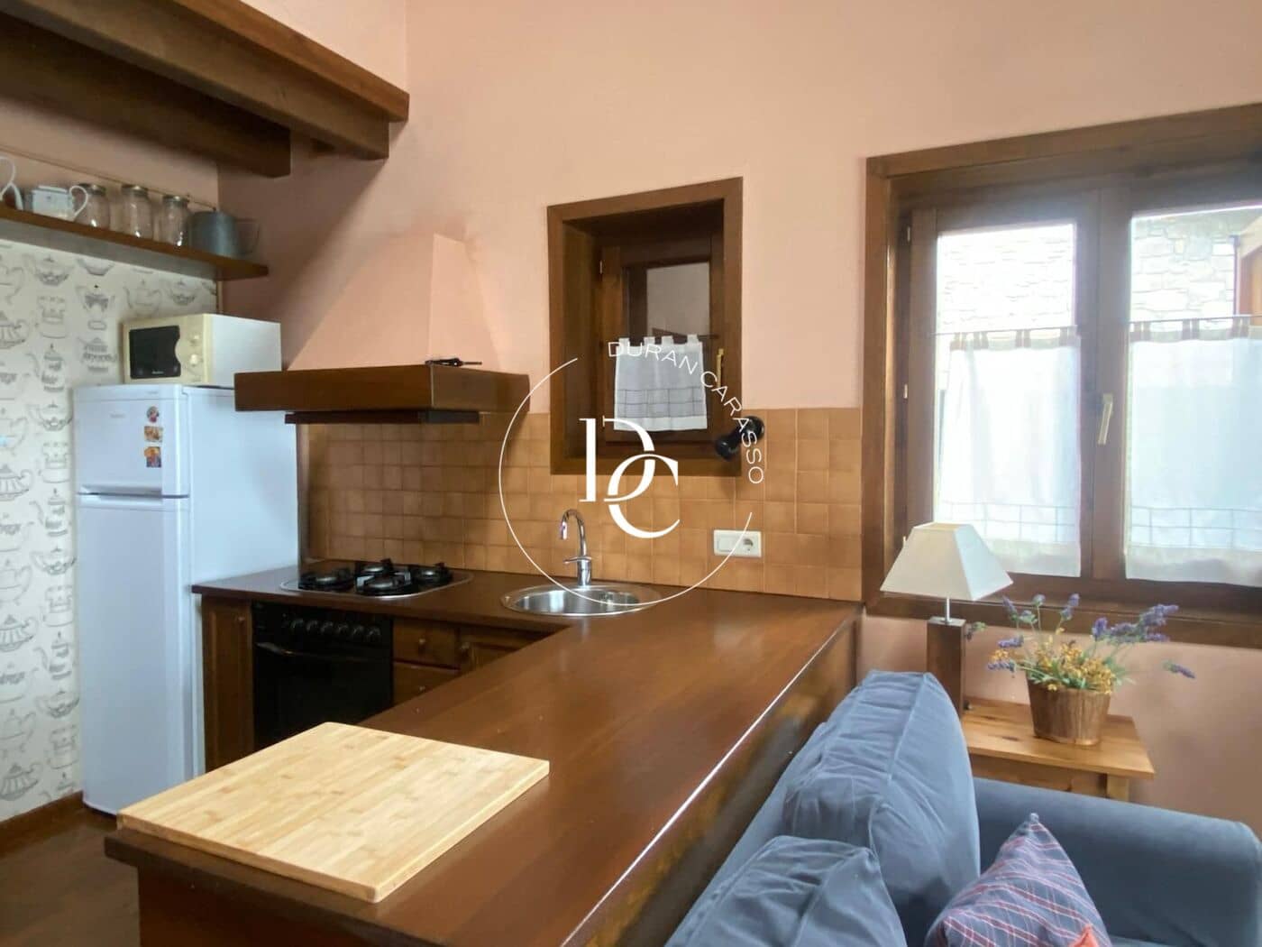 3 bedroom Terraced Villa for rent in Alp with garage - € 1,200 (Ref: 10147074)