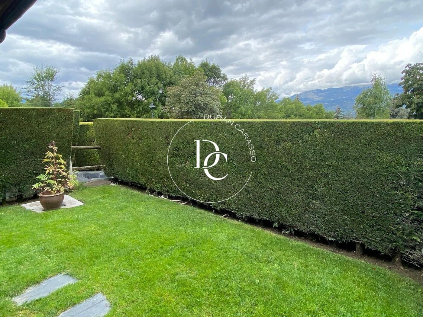 3 bedroom Terraced Villa for rent in Alp with garage - € 1,200 (Ref: 10147074)