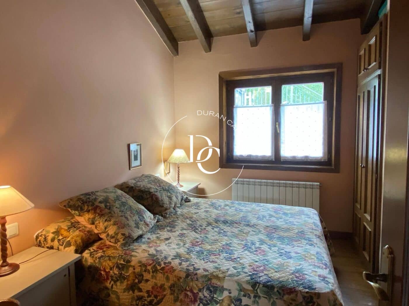 3 bedroom Terraced Villa for rent in Alp with garage - € 1,200 (Ref: 10147074)