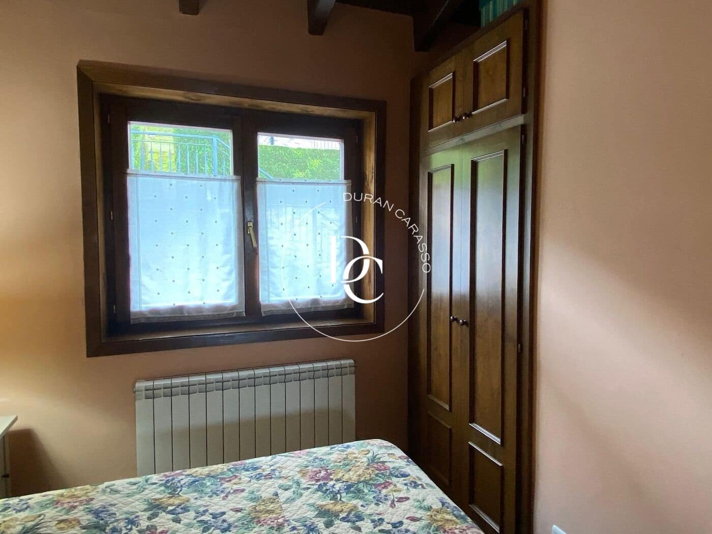 3 bedroom Terraced Villa for rent in Alp with garage - € 1,200 (Ref: 10147074)