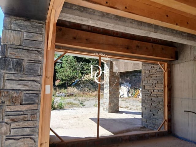 4 sypialnia Willa na sprzedaż w Alp z garażem - 660 000 € (Ref: 10147075)