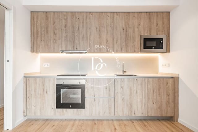 2 makuuhuone Huoneisto myytävänä paikassa La Dreta de L'Eixample, Barcelona kaupunki mukana uima-altaan 
autotalli - 595 000 € (Ref: 10148827)