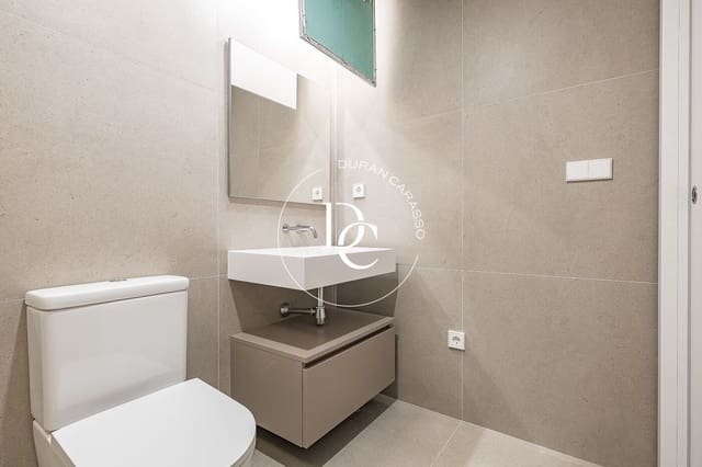 2 makuuhuone Huoneisto myytävänä paikassa La Dreta de L'Eixample, Barcelona kaupunki mukana uima-altaan 
autotalli - 595 000 € (Ref: 10148827)