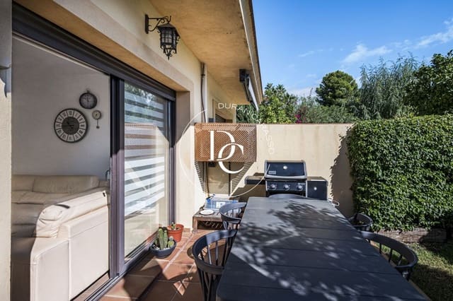 4 slaapkamer Rijtjeshuis te koop in Sant Pere de Ribes met zwembad - € 730.000 (Ref: 10150362)