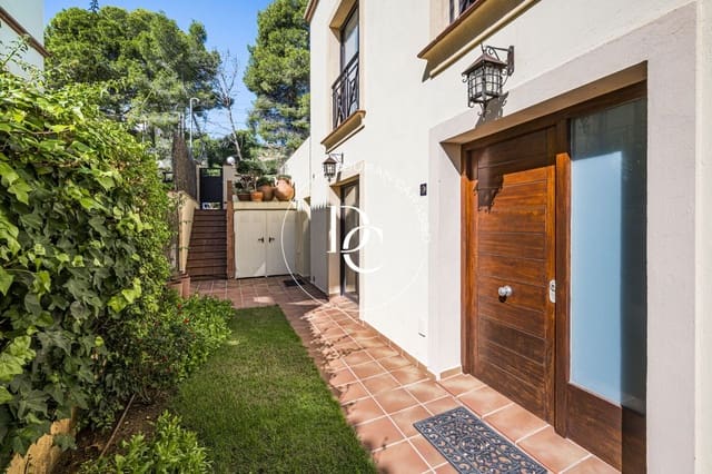 4 slaapkamer Rijtjeshuis te koop in Sant Pere de Ribes met zwembad - € 730.000 (Ref: 10150362)