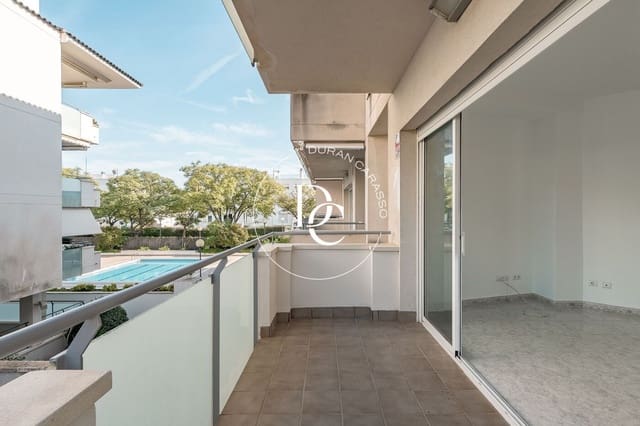 2 makuuhuone Huoneisto myytävänä paikassa Sitges mukana uima-altaan 
autotalli - 405 000 € (Ref: 10159313)