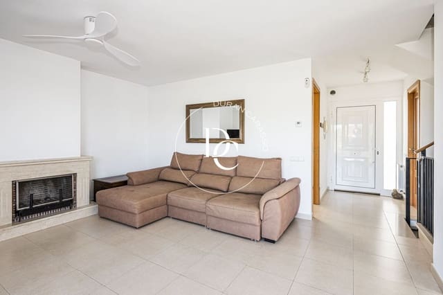 3 Zimmer Villa zu vermieten in Sitges mit Pool - 3.500 € (Ref: 10161503)