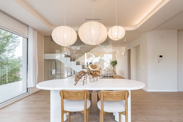 5 chambre Villa/Maison à vendre à Olivella avec piscine garage - 849 000 € (Ref: 10161505)