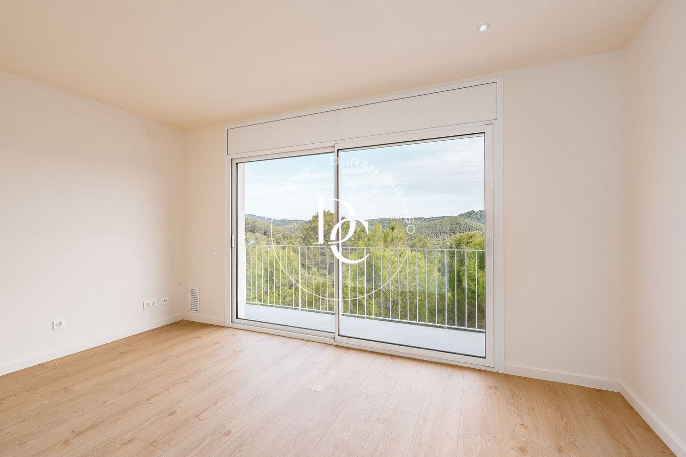 5 bedroom Villa for sale in Olivella with pool garage - € 849,000 (Ref: 10161505)