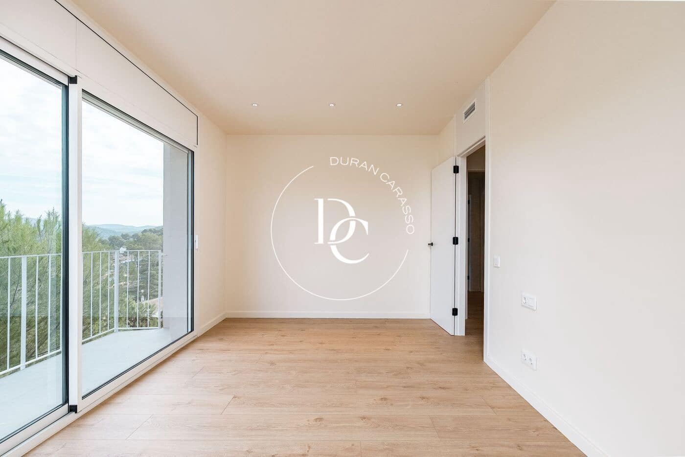 5 bedroom Villa for sale in Olivella with pool garage - € 849,000 (Ref: 10161505)