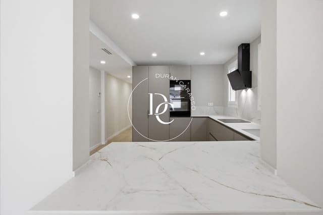 3 chambre Appartement à vendre à El Barri Gòtic, Barcelone ville - 825 000 € (Ref: 10164974)