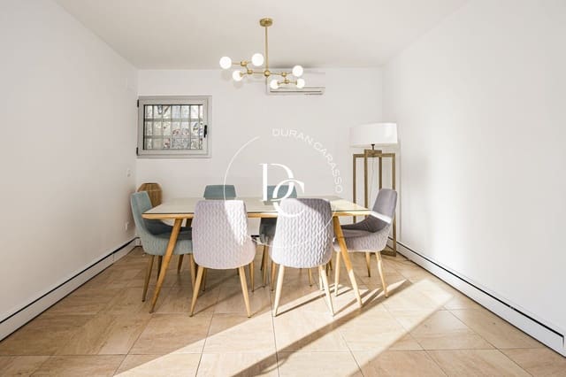 Chalet de 4 habitaciones en Olivella en venta con garaje - 425.000 € (Ref: 10164975)