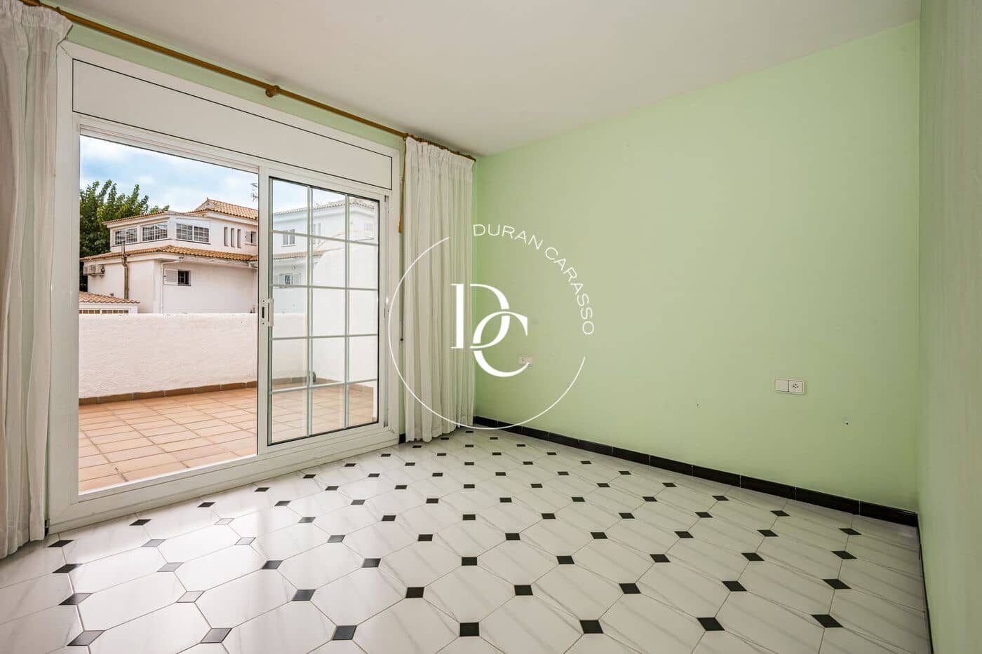 4 soverom Villa til salgs i Sant Pere de Ribes med svømmebasseng garasje - € 630 000 (Ref: 10173835)