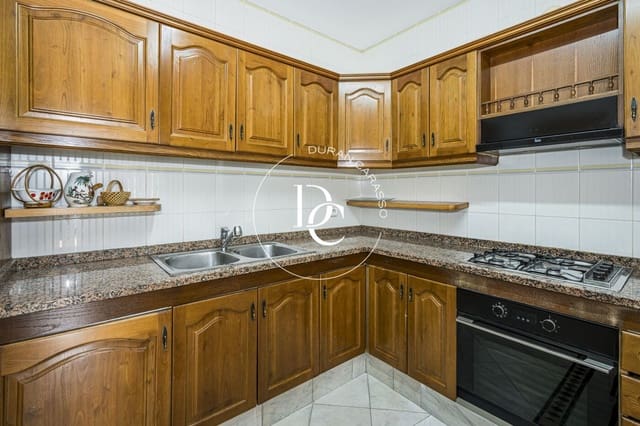 4 soverom Villa til salgs i Sant Pere de Ribes med svømmebasseng garasje - € 630 000 (Ref: 10173835)