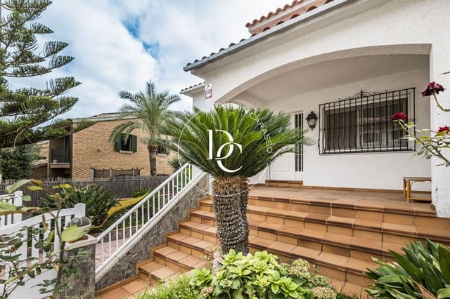 4 soverom Villa til salgs i Sant Pere de Ribes med svømmebasseng garasje - € 630 000 (Ref: 10173835)