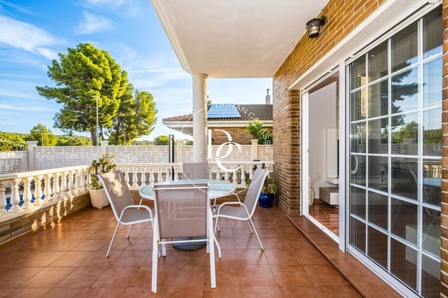 4 soveværelse Villa til leje i Cubelles - € 2.900 (Ref: 10173836)