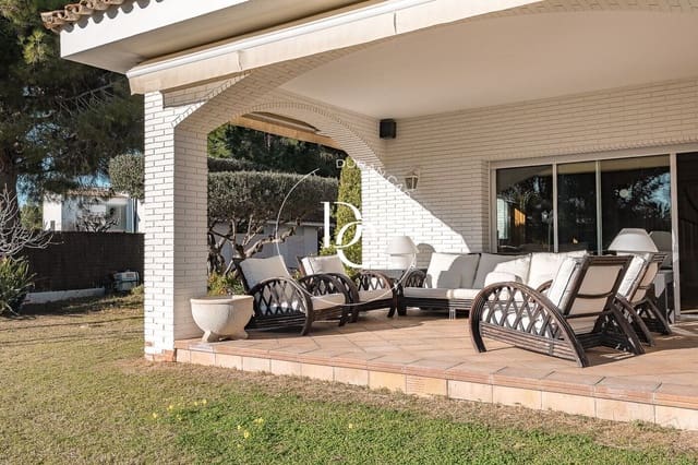 7 sovrum Villa till salu i Sitges med pool - 3 650 000 € (Ref: 8296074)