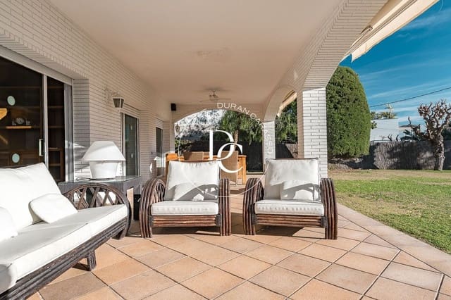 7 sovrum Villa till salu i Sitges med pool - 3 650 000 € (Ref: 8296074)