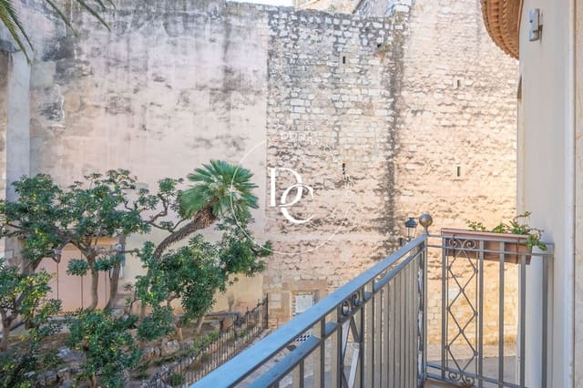 3 bedroom Apartment for rent in Sitges with garage - € 4,000 (Ref: 8296091)