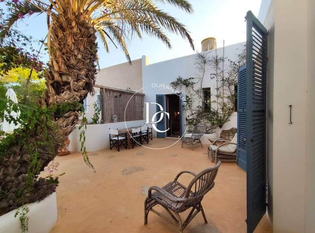 5 soveværelse Villa til salg i Es Pujols, Formentera kommune - € 2.700.000 (Ref: 8296205)