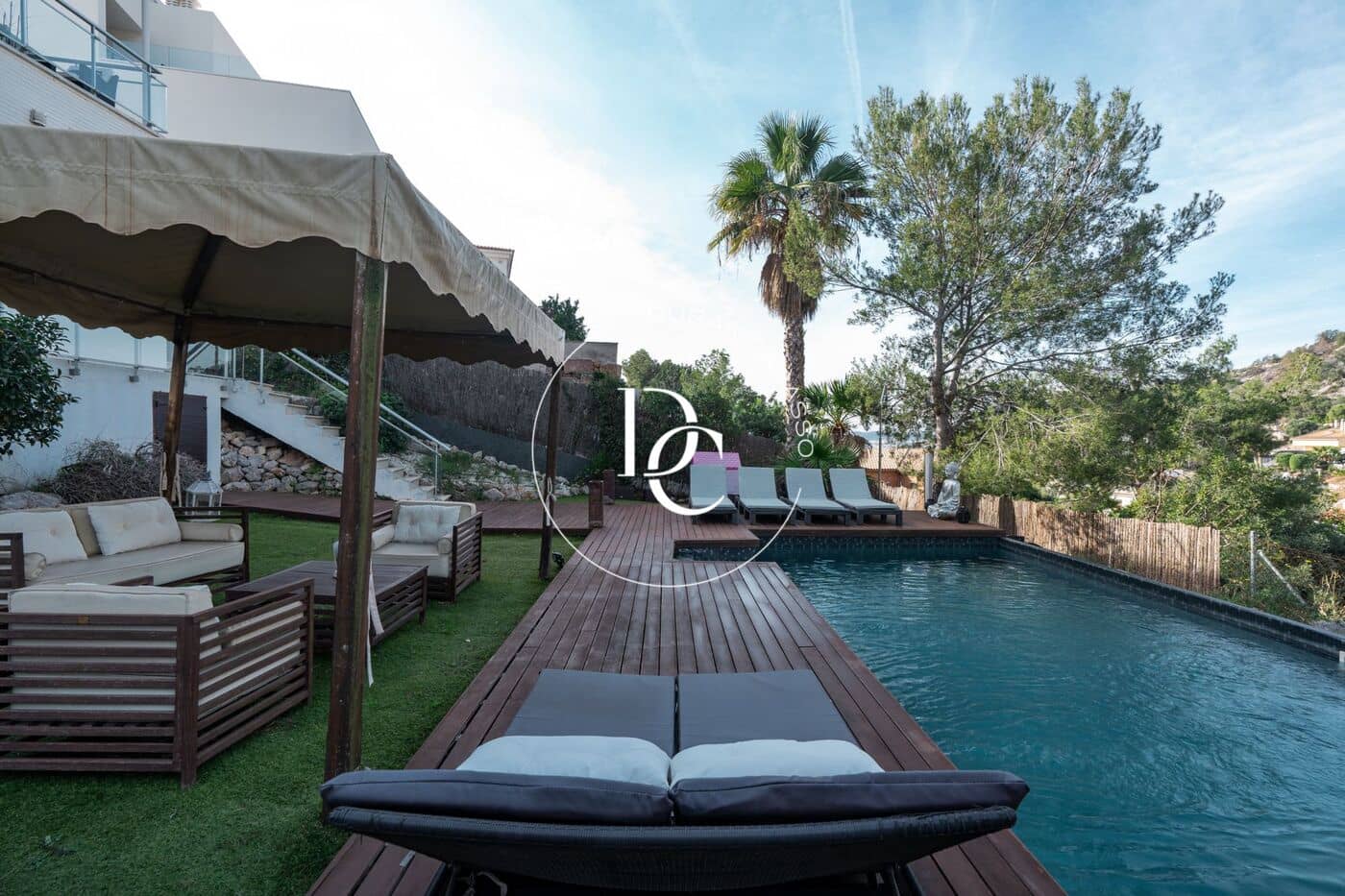 6 soveværelse Villa til salg i Sitges med swimmingpool - € 1.050.000 (Ref: 8296224)