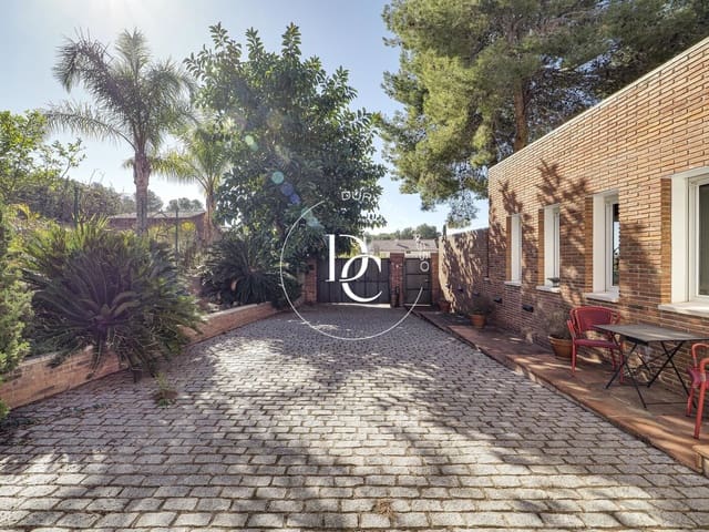 5 bedroom Villa for sale in Tarragona city - € 950,000 (Ref: 8296240)