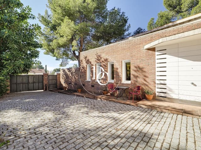 5 bedroom Villa for sale in Tarragona city - € 950,000 (Ref: 8296240)