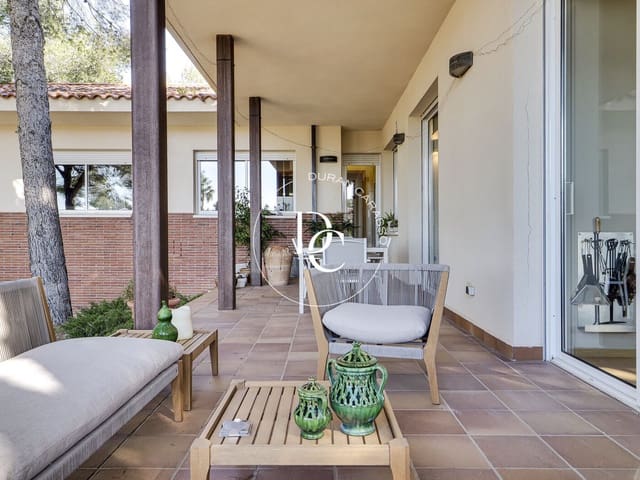 5 bedroom Villa for sale in Tarragona city - € 950,000 (Ref: 8296240)