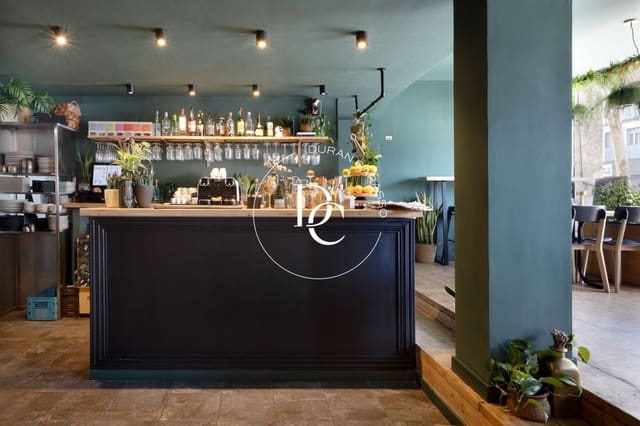 Commercial for sale in Vilanova i la Geltrú - € 390,000 (Ref: 8296249)