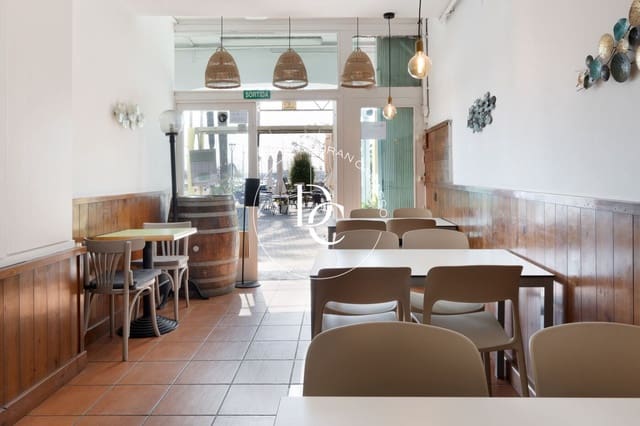 Commercial for sale in Vilanova i la Geltrú - € 430,000 (Ref: 8296254)