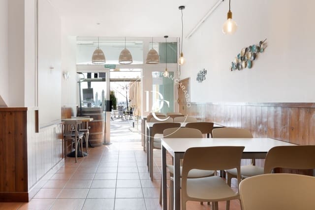 Commercial for sale in Vilanova i la Geltrú - € 430,000 (Ref: 8296254)