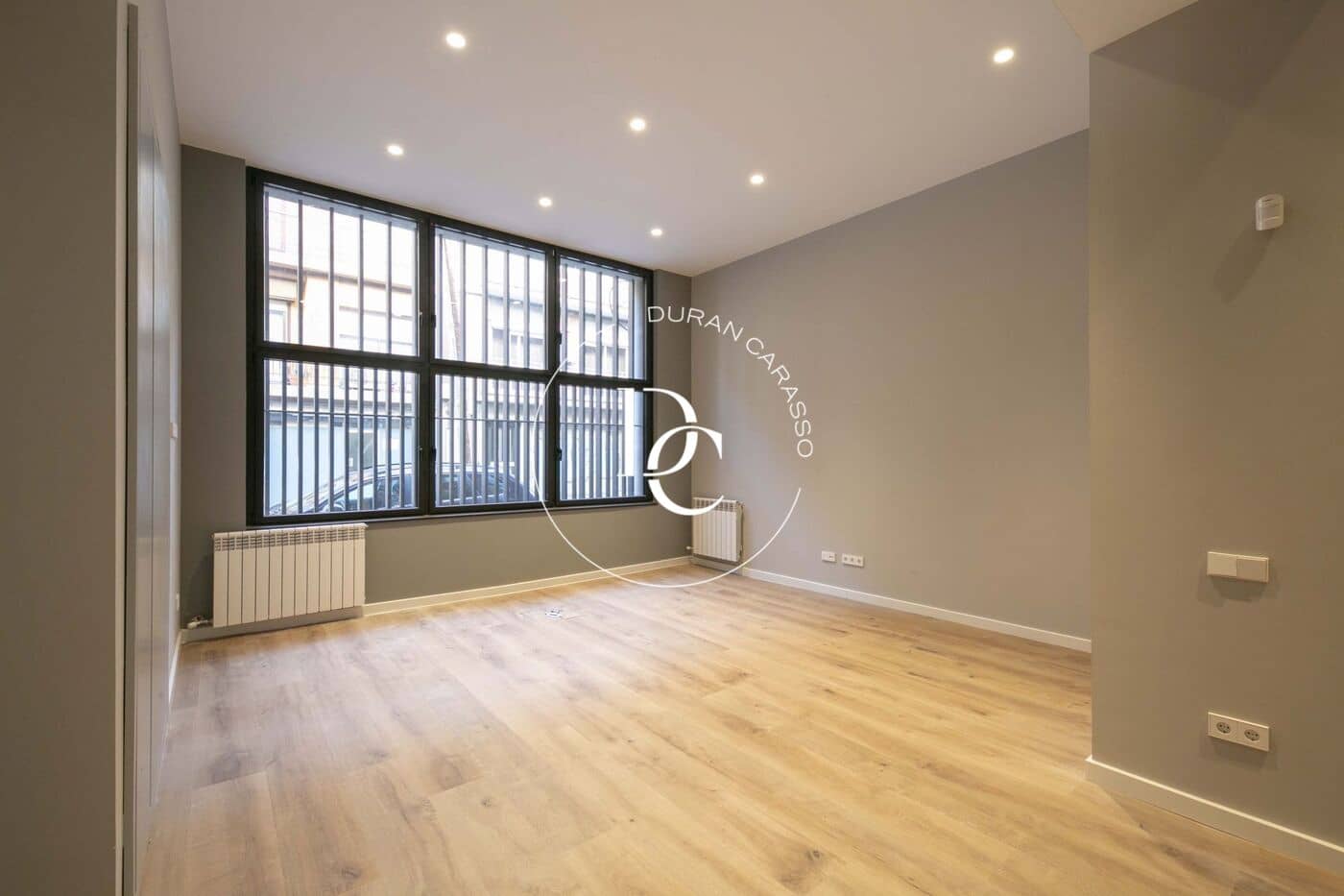 3 soveværelse Lejlighed til salg i Barcelona by - € 635.000 (Ref: 8296275)