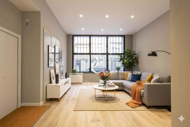 3 bedroom Apartment for sale in El Guinardó, Barcelona city - € 635,000 (Ref: 8296275)