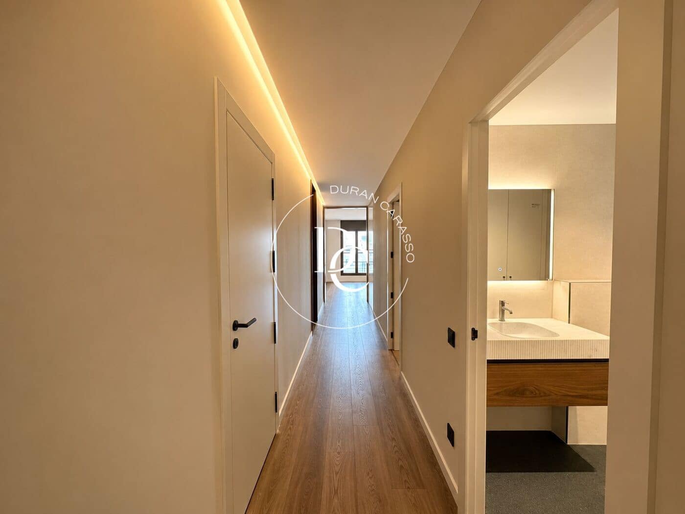 2 bedroom Apartment for sale in Barcelona city - € 1,350,000 (Ref: 8393367)