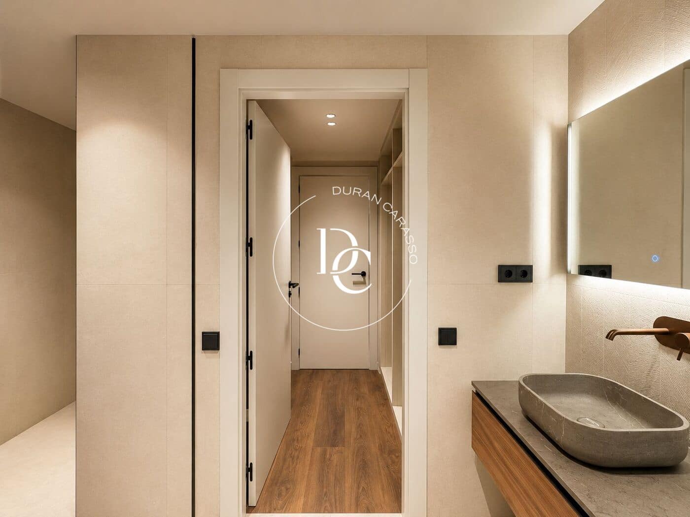 2 bedroom Apartment for sale in Barcelona city - € 1,350,000 (Ref: 8393367)